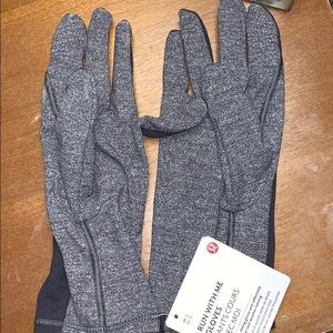 Lulu Lemon Run with me gloves